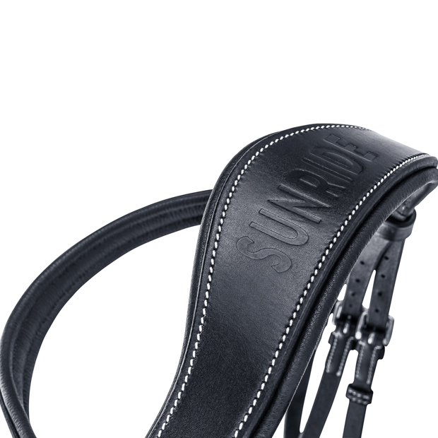 neck piece of acapulco black silver mexican bridle including reins detailed view of neck piece of black mexican bridle acapulco with silver mounting including matching reins by sunride