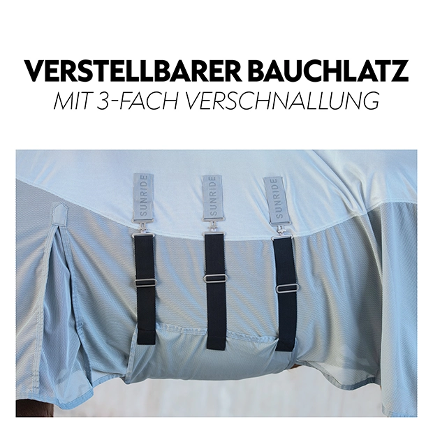 Eine Decke mit Bauchgurten in blau