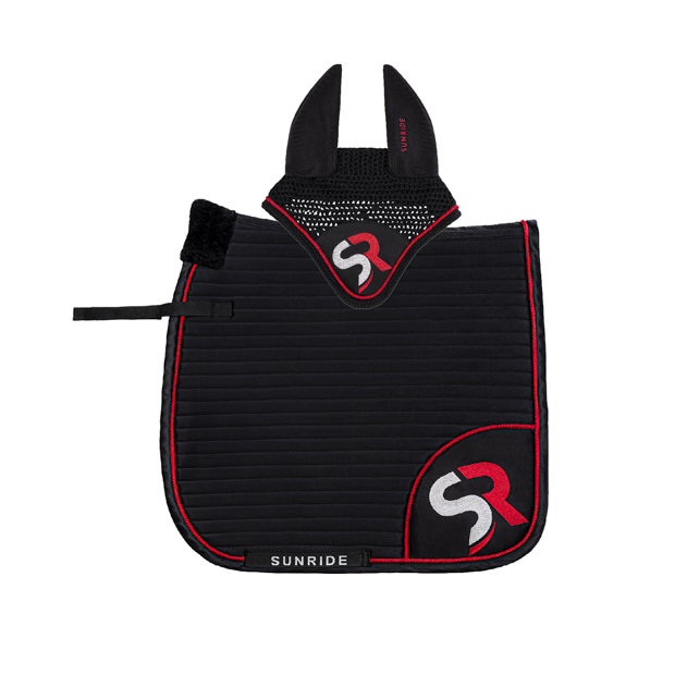 1 set of breathable dressage saddle pad red and black exclusive line with fur on withers and matching earnet