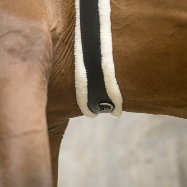2in1 Leder Sattelgurt mit Fell "SohoFlex" 2in1 Leder Sattelgurt mit Fell "SohoFlex"