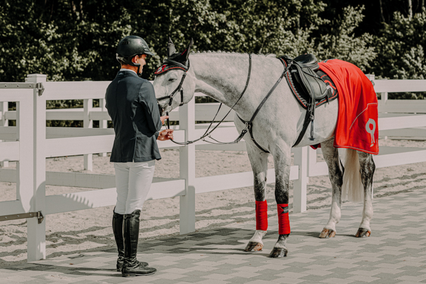 cooler rug, bandages, earnet and saddlepad as set exclusive line red exclusive line set of red cooler rug with matching saddlepad, earnet and bandages by sunride